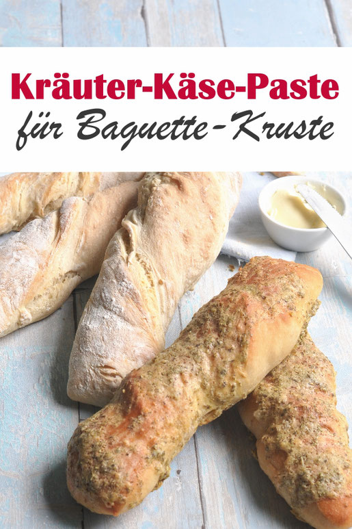 Schnell und einfach ein Kräuter-Käse-Baguette backen - mit dieser Kräuter-Käse-Paste zum Draufpinseln während des Backens. So kann man gleichzeitig normale Baguettes und Kräuter-Käse-Baguettes backen.