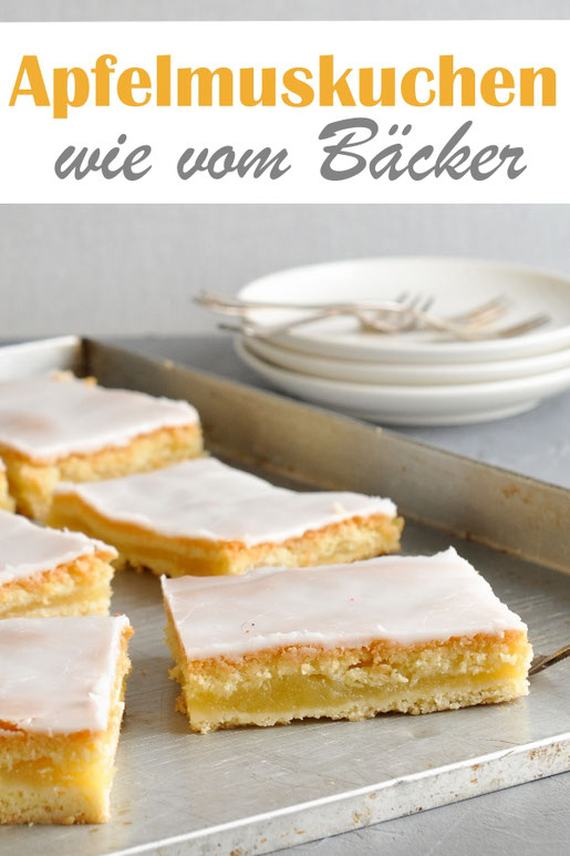 Apfelmuskuchen wie vom Bäcker, gedeckter Apfelkuchen mit selbst gekochtem Apfelmus und Puderzuckerguss, einfaches Rezept, Mürbeteig, Thermomix