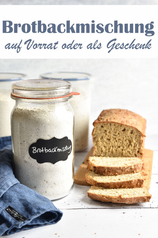 Brotbackmischung auf Vorrat oder als Geschenk selbst gemacht, aus Roggen und Dinkel, man muss nur warmes Wasser und einen Schuss Essig zufügen, in eine Kastenform füllen und schiebt das Brot in den heißen Ofen