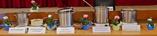 Zur Auswahl gab es Karotten-Cremesuppe, Kartoffelsuppe mit Champignons, laktosefreie Kartoffel-Porree Suppe und Gemüsesuppe mit und ohne Würstel.