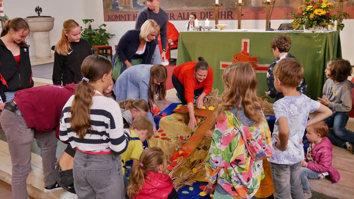 Foto von der Erntedankmesse im September 2025.