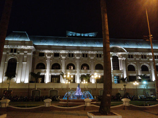 le côté de l'Opéra