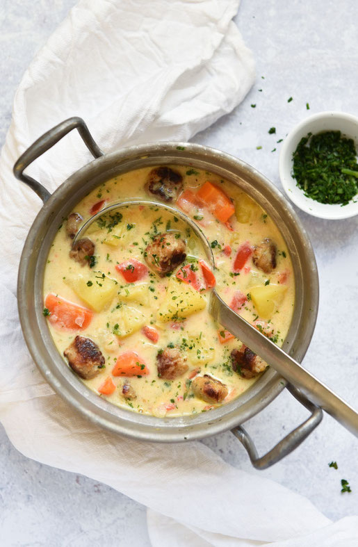 Rezept für Bratwurstklößchen Suppe