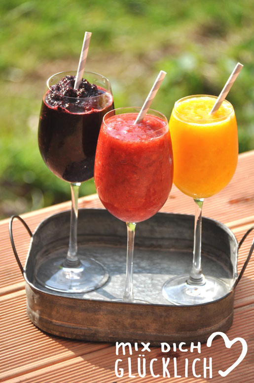 Wein Slushies aus dem Thermomix: das perfekte Sommergetränk aus frischen Früchten, Eiswürfeln und Wein