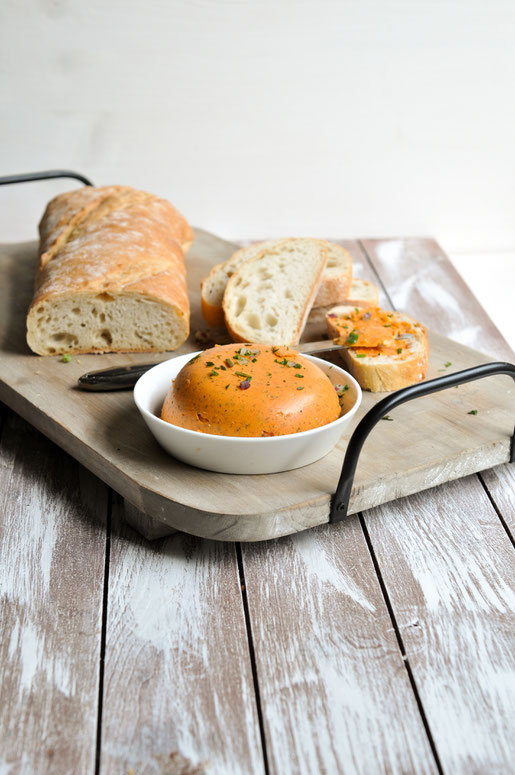 Pizza Butter statt Kräuterbutter zum Grillen oder Party Buffet zu Baguette etc aus dem Thermomix, vegan möglich