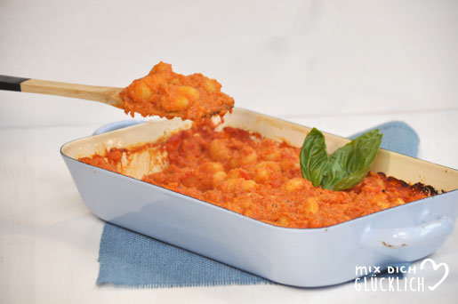Leckeres Kinder Mittagessen aus dem Ofen Gnocchi mit Möhren und Paprika vegan möglich