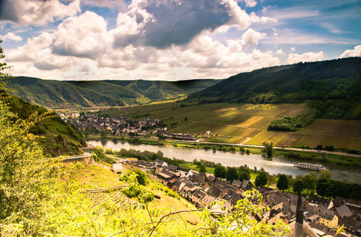 Blick von Valwig auf den Ort Ernst