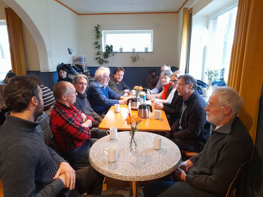 (von links): Jan Moya (Sprachdozent bei Lebenswege Begleiten), Axel Hillmann (Lebenswege Begleiten), Andree Wächter (SPD BruVi), Klaus-Dieter Kasper (1. Vorsitzender Lebenswege Begleiten), Bernd Holthus (SPD BruVi), Jens Grimpe (SPD BruVi), Inge Sandvoß (