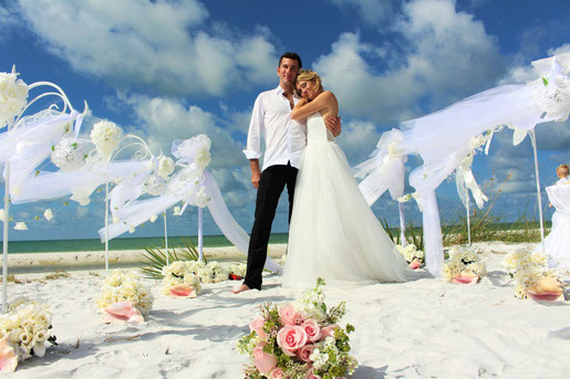 Heiraten in Sarasota Florida braucht kein Traum bleiben. Kommen Sie nach Florida um hier Ihre Hochzeit am Strand zu feiern. 