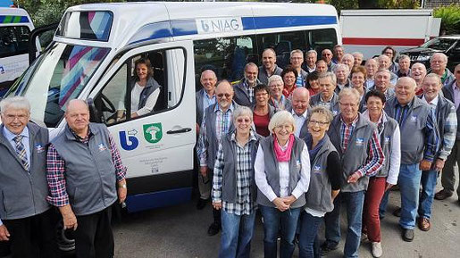 Die Fahrermannschaft bei der Einweihung unseres 3. Bürgerbusses