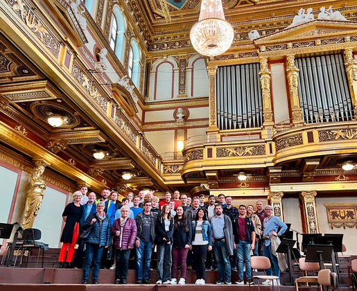 Gruppenfoto im großen Saal des Wiener Musikvereins