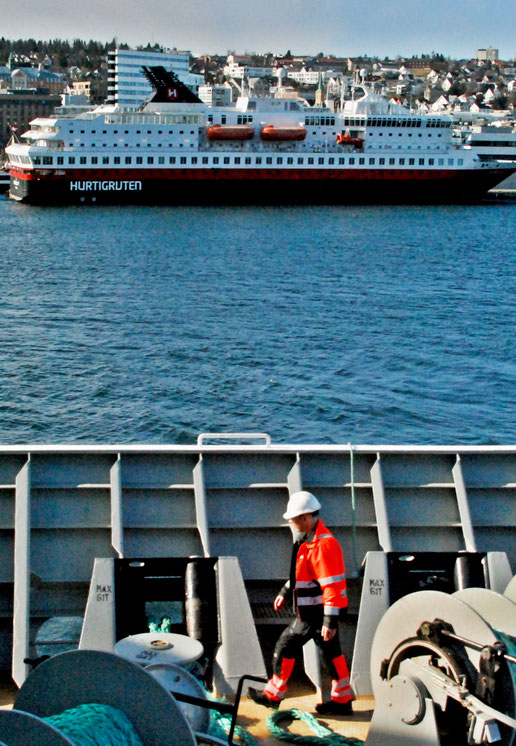 08. Mai 2024 - Schiff ahoi in Tromso  (4434)