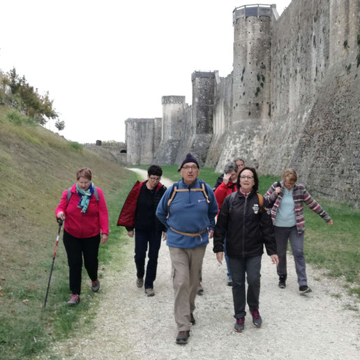la bande à Michel sur le chemin de ronde