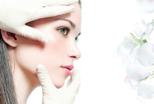 Professionelle Hautanalyse im Kosmetikstudio Dubai Beauty in Chemnitz