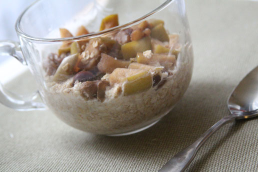 homemade healthy apple cinnamon walnut oatmeal.  quick healthy breakfast perfect for fall and winter.  