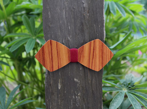 Noeud papillon en bois de rose pas cher, accessoire insolite homme mariage