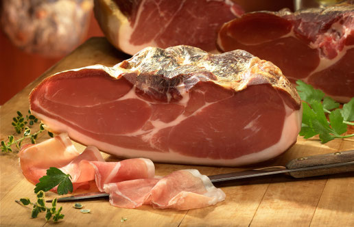 Westfälischer Knochenschinken – am Stück  Am Knochen gereift Voll im Aroma Für echte Genießer 
