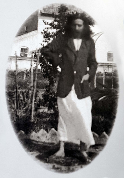 Meher Baba with beard in Meherabad, 1928. Courtesy of Glow International mag. Winter 2017