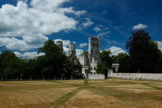 Abtei de Jumièges, Normandie, lonelyroadlover