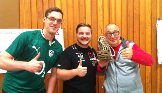 V.l.n.R: Maxi Lüke (FBMZ), Yannick Schneider(FBMZ), 'Charly' Alt(Sportbund),