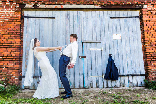 Heiraten in der Kirche Karstädt. Hochzeitsbilder vom Fotografen aus Wittenberge (Prignitz).