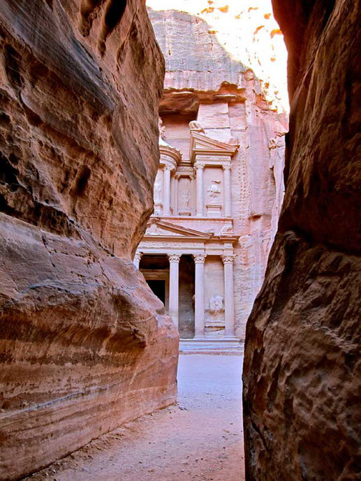Blick aufs Schatzhaus Petra Jordanien