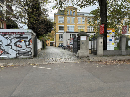Zufahrt Hohe Straße 9