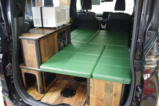 新型ヴォクシー、ノア、エスクワイアのミニバン用車中泊、キャンピングカー　アイテムは、OSPのライトキャンパーシリーズ