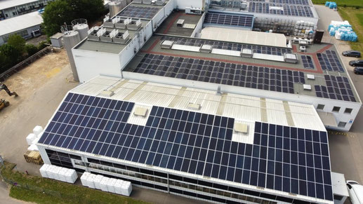 Firmengebäude Photovoltaik ©iKratos