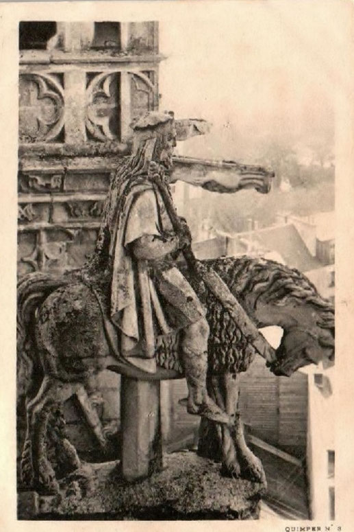 Die Statue von Roi Gradlon, auf der Kathedrale von Quimper, alte Postkarte