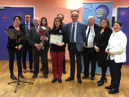 Agnès CANAYER sénatrice, Gérard CHARASSIER président com-com, Jean-Paul MONVILLE maire, Audrey ANGREVIER aminatrice, Emile CANU maire d'YVETOT (en parti pasqué), Alain GOUPY, Michel LEFEBVRE, Stéphanie KERBACH députée, Marie-Claire BACHEVILLIER