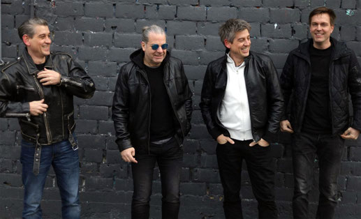 Beim gitarrenlastigen Alternative-Rock von Black Hornet schimmern auch immer wieder Hardrock- und Metal-Einflüsse durch. Die Band wird am kommenden Samstag im "Cafe Sound" in Mengen auftreten. Foto: Promo