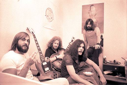 Allein schon der ausführliche Teil über die ersten Jahre von Message dürfte Pflichtlektüre für die Fangemeinde der in Sindelfingen gegründeten deutsch-schottischen Rockformation sein. Hier ein Bild, das 1972 entstanden ist. Foto: Michael Schmidt