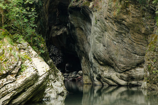 Eingang der Schlucht Stretti die Giaredo, Italien, Flusswanderung