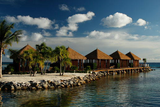 Cabanas auf Renaissance Island, Aruba, Karibiktraum