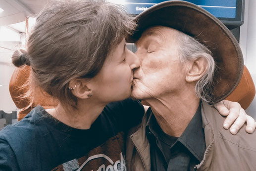 Long-distance relationships, airport love