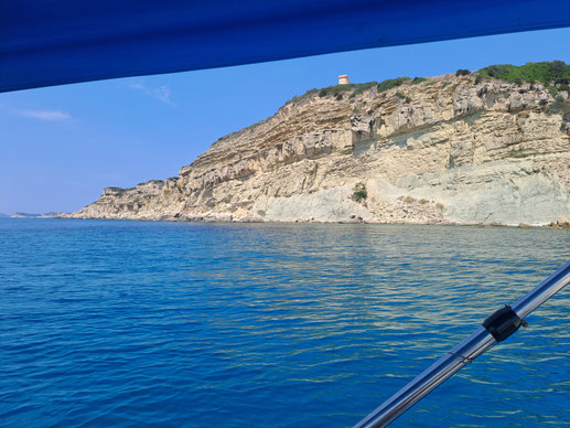 Ist der Abschluss einer Auslandskrankenversicherung für den weltweiten Yachtcharter und den Segeltörn sinnvoll? Was kostet die Reiseversicherung für den Charter? Ergänzung der Charterversicherung