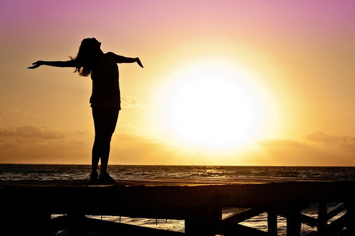 Picture of a woman by the sea