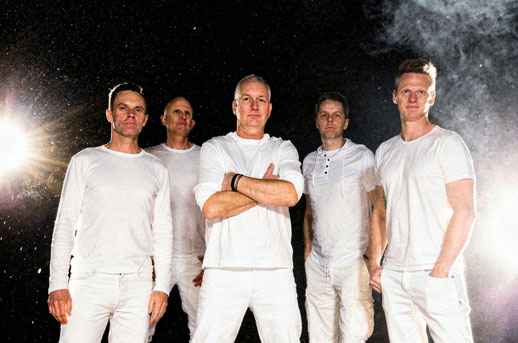 Alle, die im März den Comeback-Gig der Chaindogs im Obermarchtaler "Kreuz" verpasst haben, können sich die Hardrock-Band aus der Göge am kommenden Freitag beim "Bächtle Rock" reinziehen. Foto: Promo