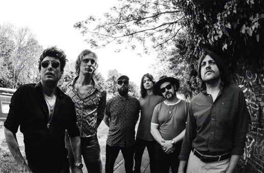 Ein echtes Highlight präsentiert das "Ulmer Zelt" mit Tankus, die am 26. Juni auftreten. Die Londoner Band um Sänger Jaz Delorean und dessen bemaltes Klavier genießt mit ihrem swingenden Mix aus Funk, Rock und Reggae in England längst Kultstatus. Foto: PR