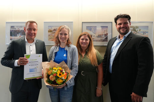Foto: V.l.n.R.: Landrat Armin Kroder, Dr. Cathérine Conradty, Stephanie Heißmann (WinWin Freiwilligenzentrum) und Dr. Nico Böhme (Leiter der Abteilung Jugend, Familie und Soziales) Foto: LRA