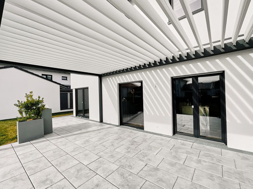 Terrassendach, Lamellendach Brustor B200XL in Wallersdorf, Landkreis Dingolfing-Landau, Niederbayern