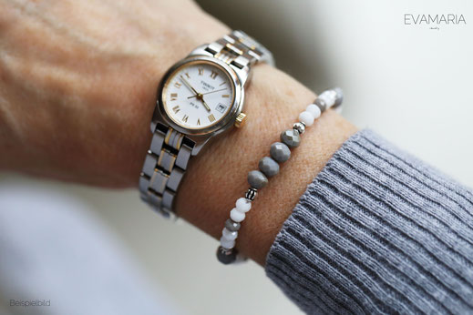 Handgemachtes Glasperlen Armband in weiß und grau