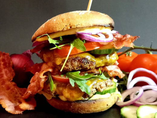 Doppelburger bei Firmen Weihnachtsfeier mit KommZuPotte