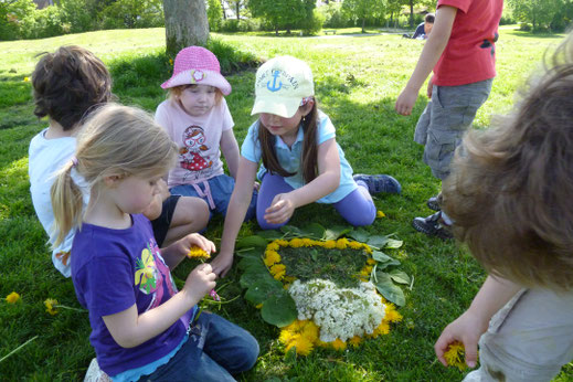 Basteln mit Blüten und Blättern © LBV FFB