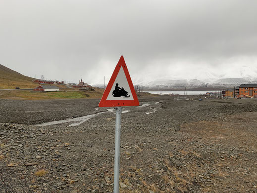 Spitzbergen, Svalbard, Longyearbyen, Islfjord, Verkehrszeichen