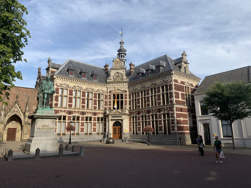 Niederlande, Holland, Utrecht, Zentrum, Statue, Academiegebouw, Grachten, Graaf, Graf Nassau, Akademie, Uni