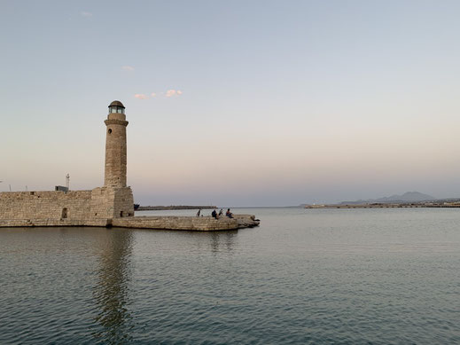 Griechenland, Kreta, Sehenswürdigkeit, Reisebericht, highlight, Urlaub, Rethymno, Hafen, Promenade, Boot, Leuchtturm