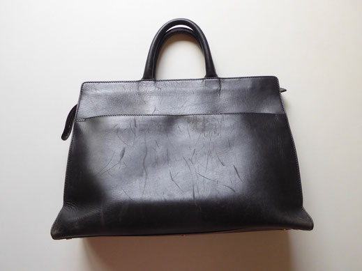 ETIENNE AIGNER, Business-Tasche 42cm | Front- und Rückseite mit zerkratzter, gestauchter Optik | VORHER