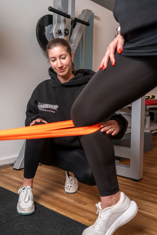 Tarainingssituation mit Widerstandsband-Businessfotograf Olaf Spöllmink Dinslaken